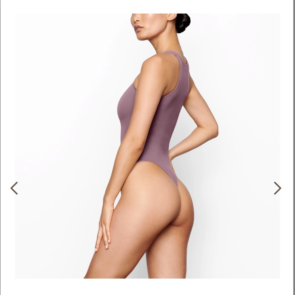 Skims Fits Everybody High Neck Bodysuit Plum - Picture 3 of 8